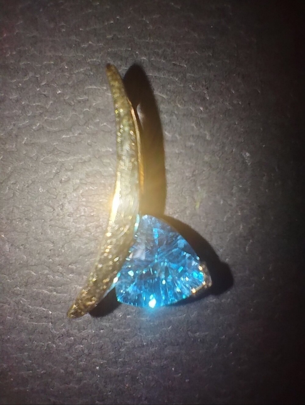 14kt Gold  Blue topaz Pendant